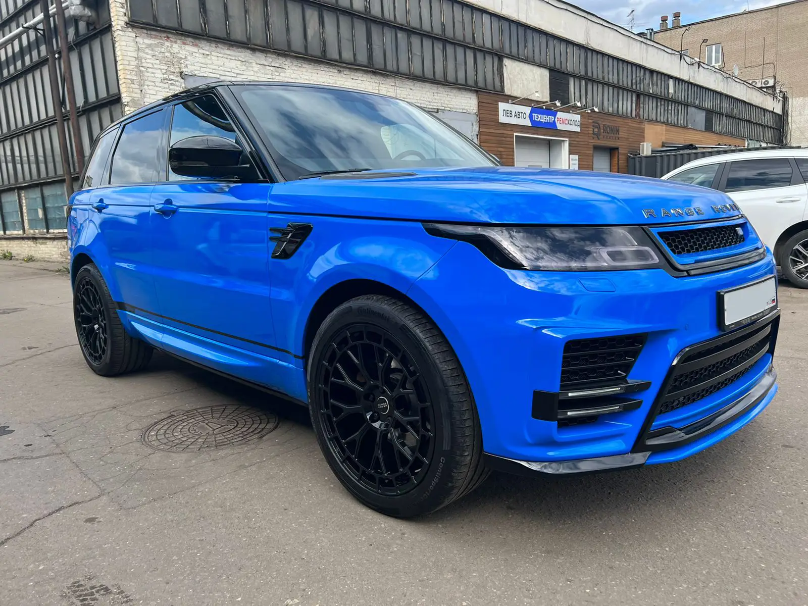Land Rover Range Rover Sport на 22" кованых дисках нашего производства фото 2